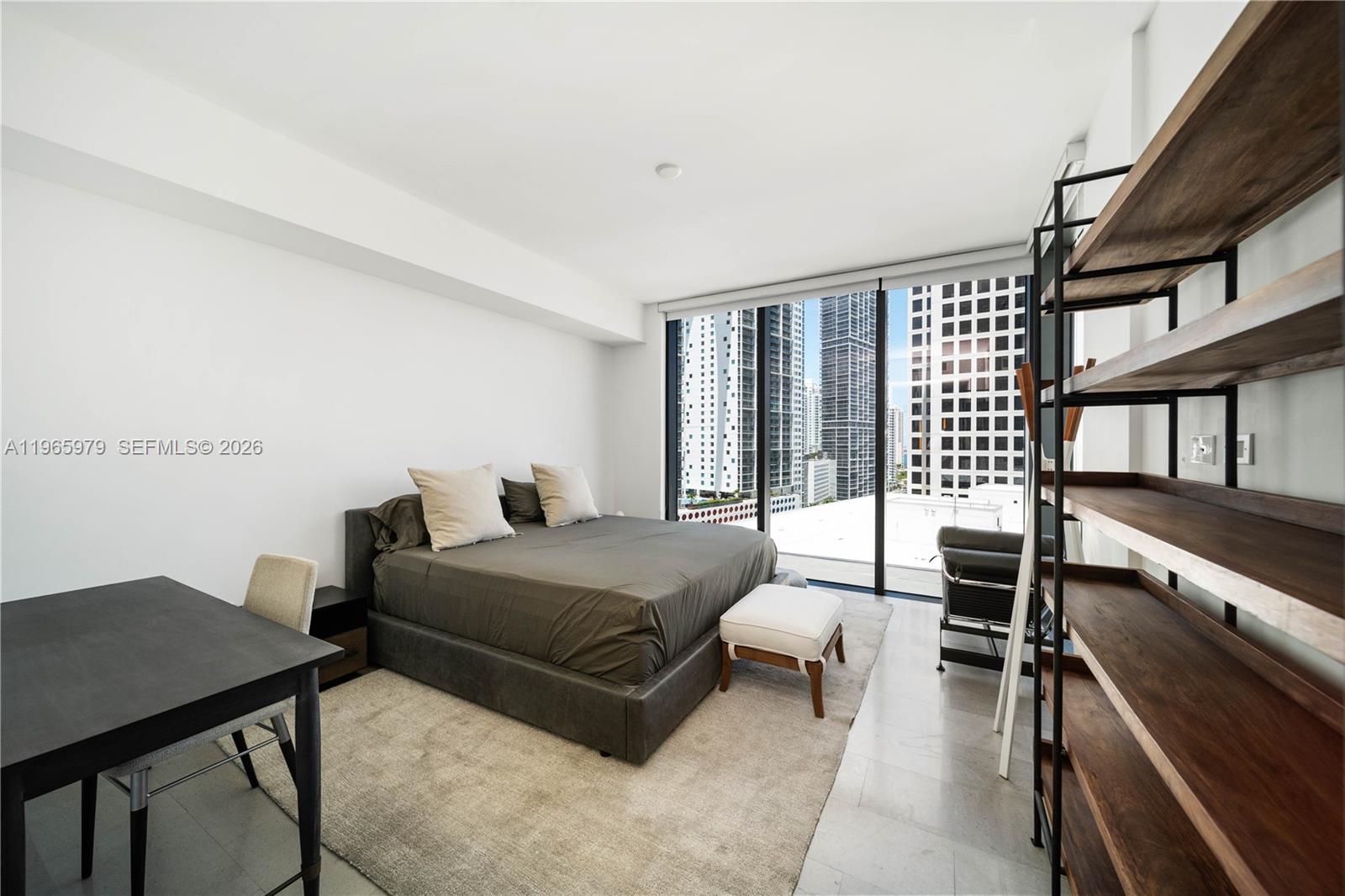 REACH CONDO - Residential