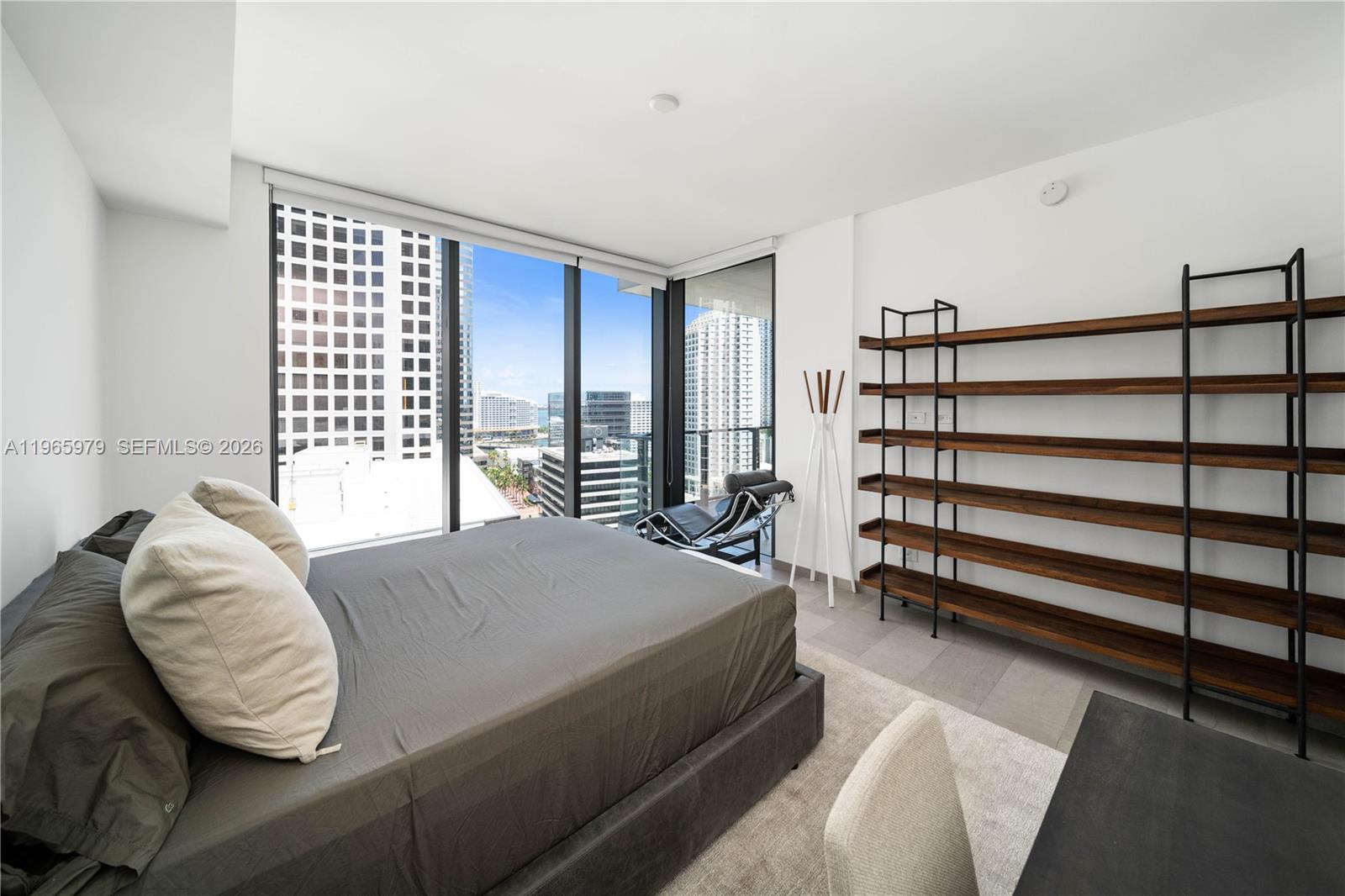 REACH CONDO - Residential