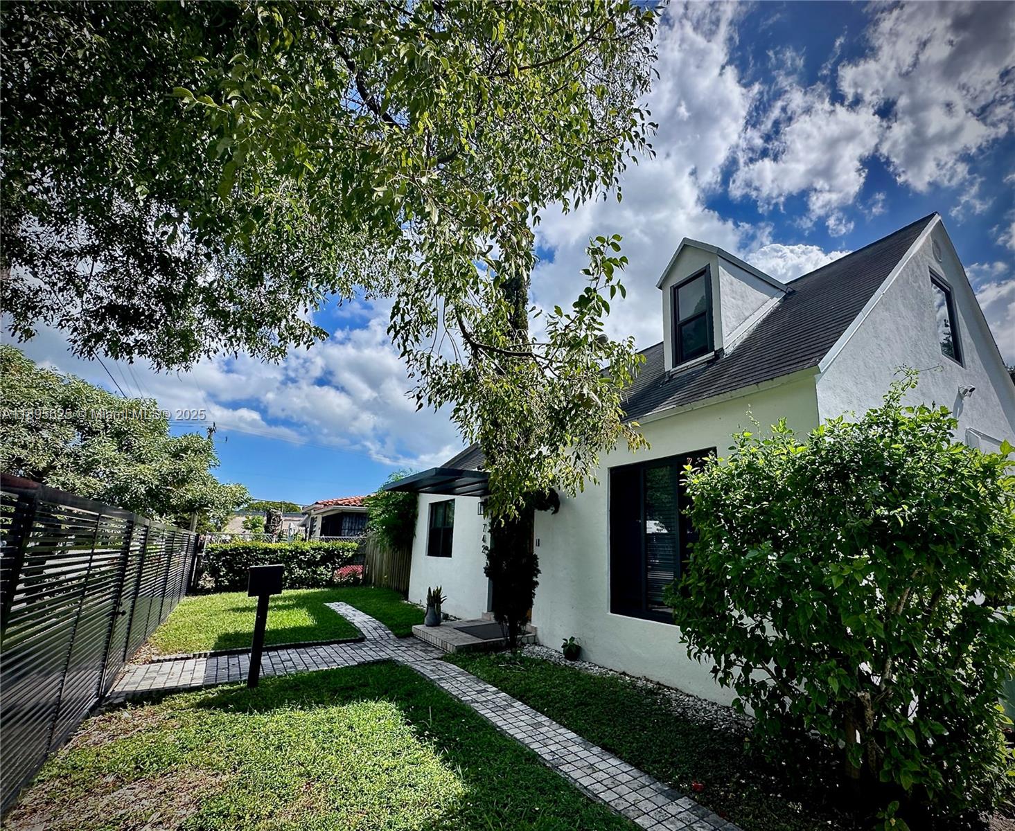 BAY VISTA PARK AMD PL - Residential Lease