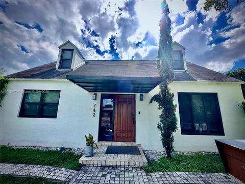 742 NW 50th St Miami FL 33127