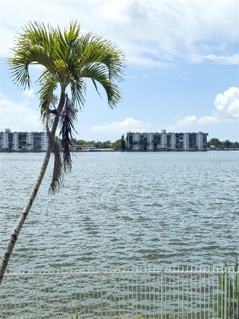 1100 NE 191st St 25E Miami FL 33179
