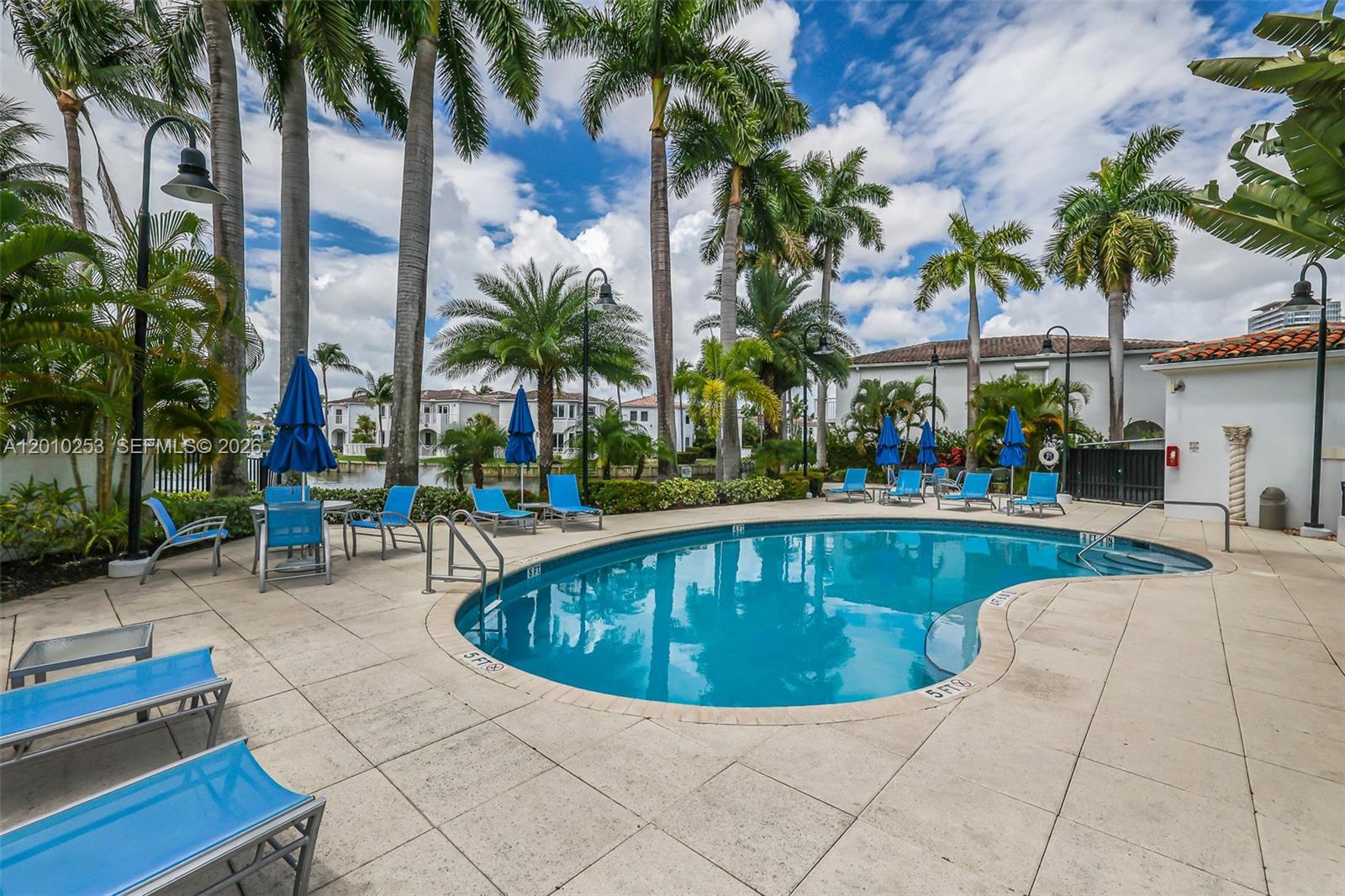 AVENTURA LAKES PHASE 1 - Residential