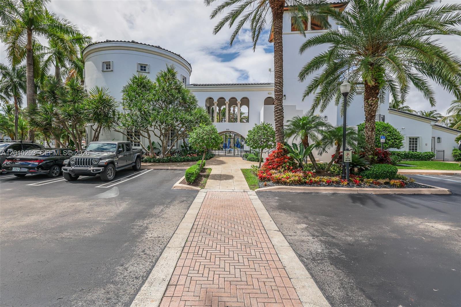 AVENTURA LAKES PHASE 1 - Residential