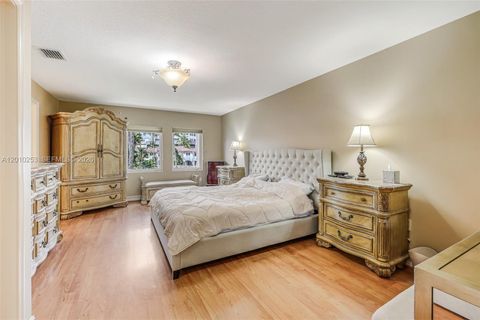 Tiny photo for 20990 NE 30th Pl, Aventura, FL 33180 (MLS # A12010253)