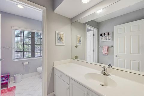 Tiny photo for 20990 NE 30th Pl, Aventura, FL 33180 (MLS # A12010253)