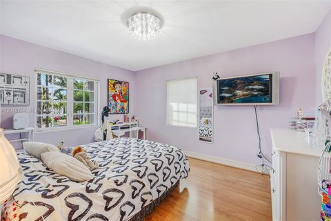 Tiny photo for 20990 NE 30th Pl, Aventura, FL 33180 (MLS # A12010253)