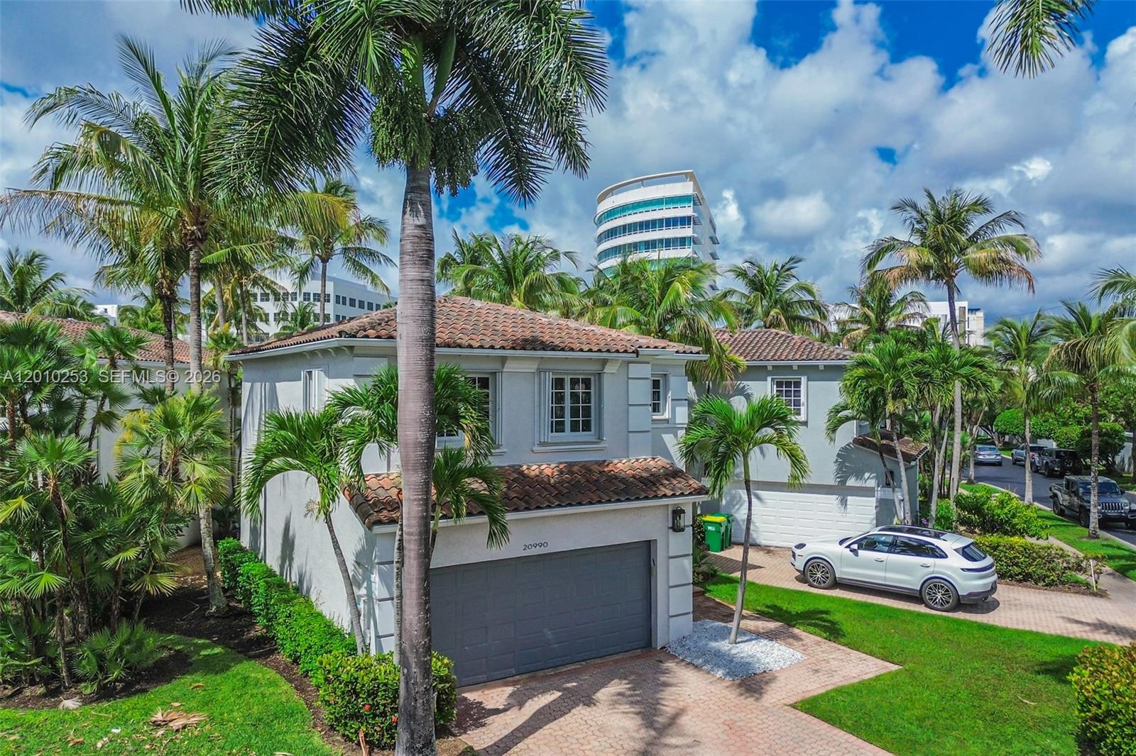 AVENTURA LAKES PHASE 1 - Residential