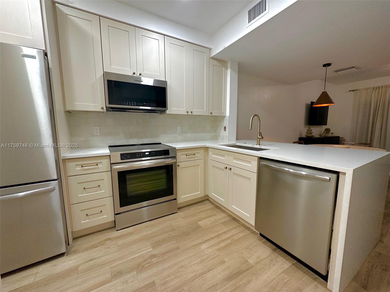 Rental Property at 25 Simonton Cir 25, Weston, Broward County, Florida - Bedrooms: 2 
Bathrooms: 1  - $2,600 MO.