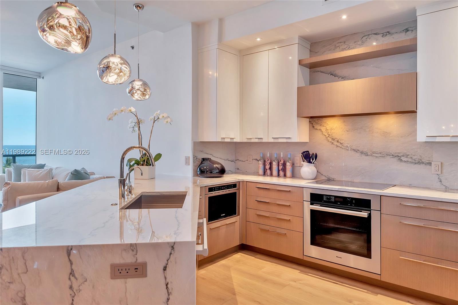 CONTINUUM ON SOUTH BEACH - Residential Lease