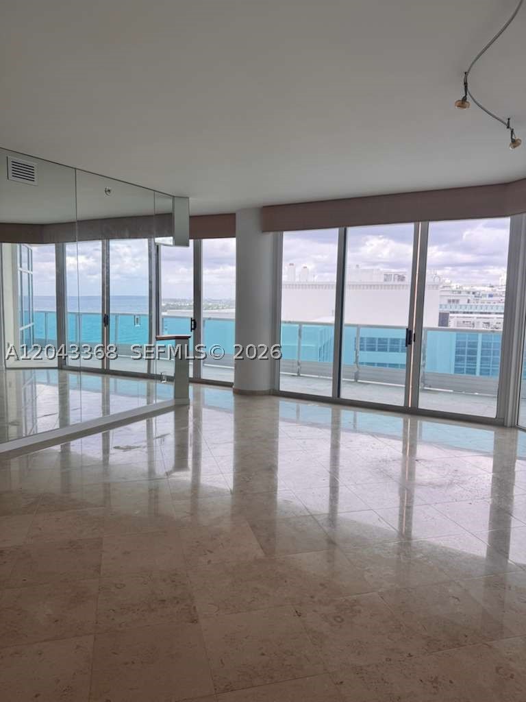 5025 Collins Ave 1602