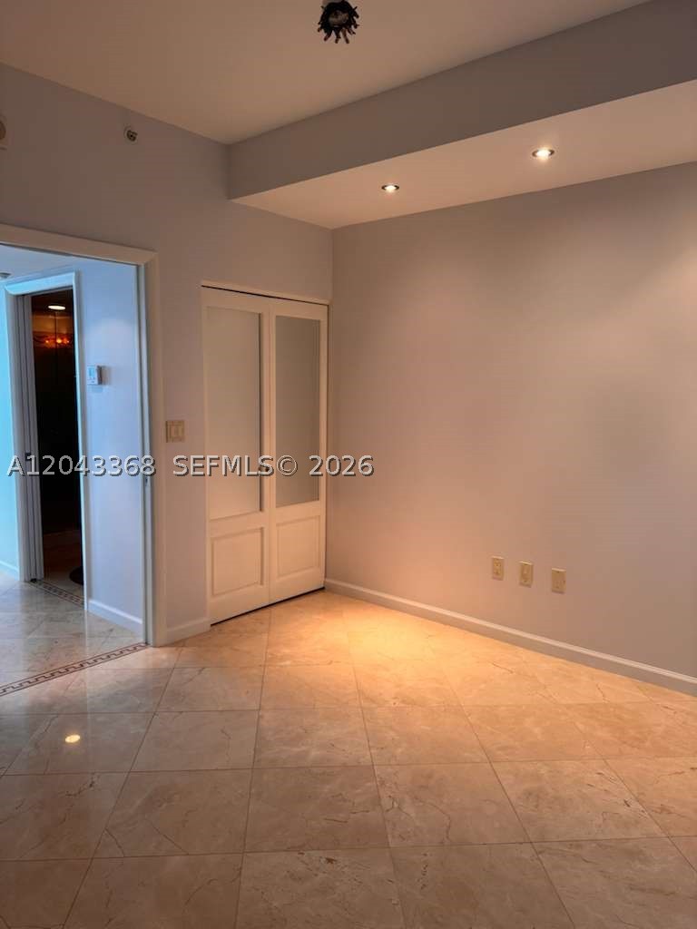 5025 Collins Ave 1602