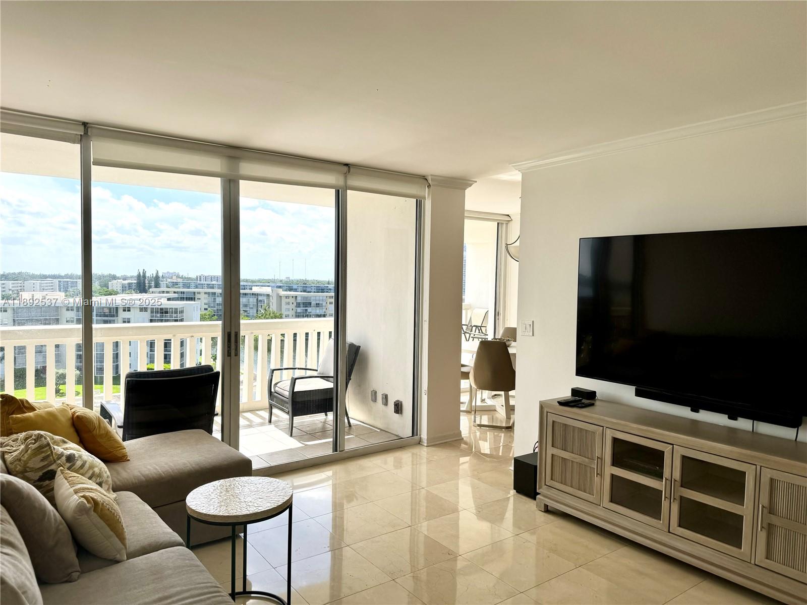WILLIAMS ISLAND - Residential