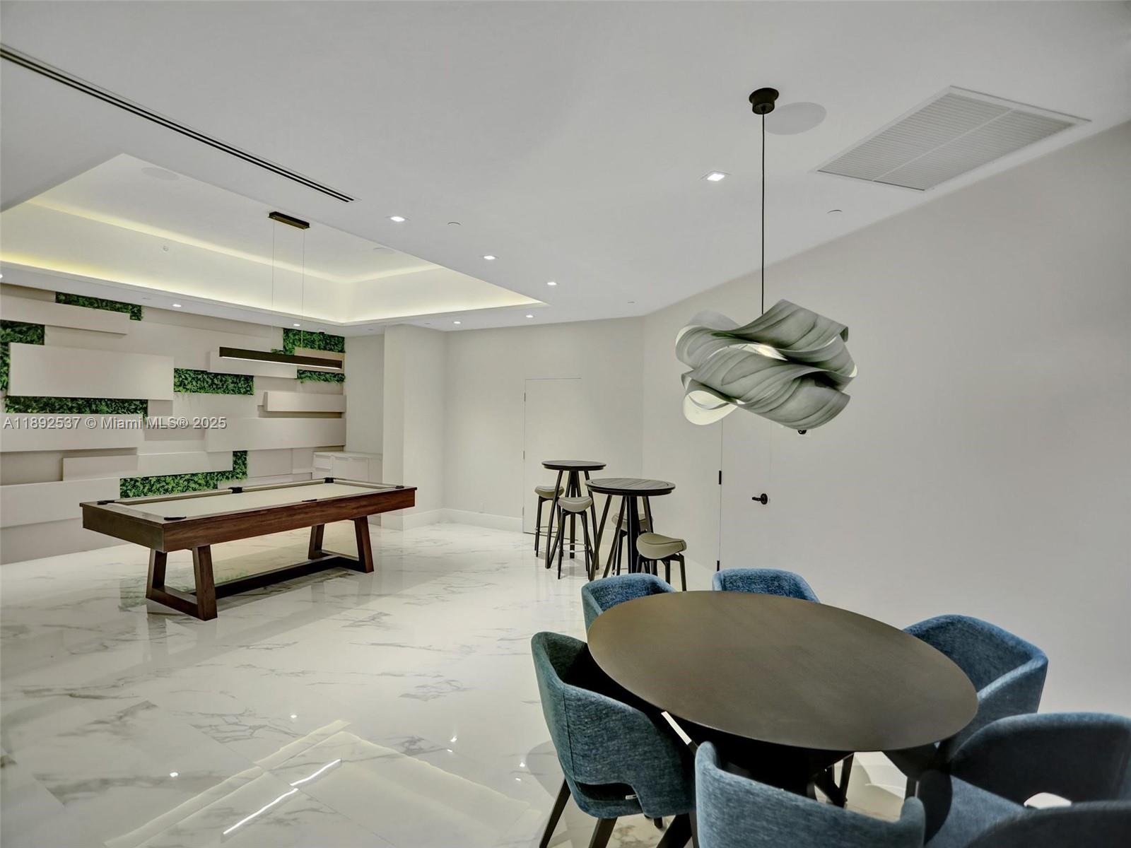 WILLIAMS ISLAND - Residential