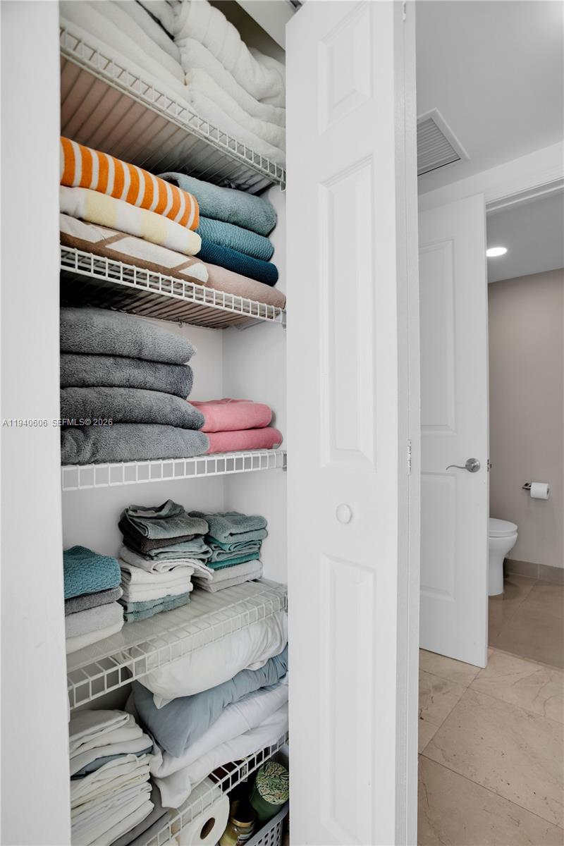 PLATINUM CONDO - Residential Lease