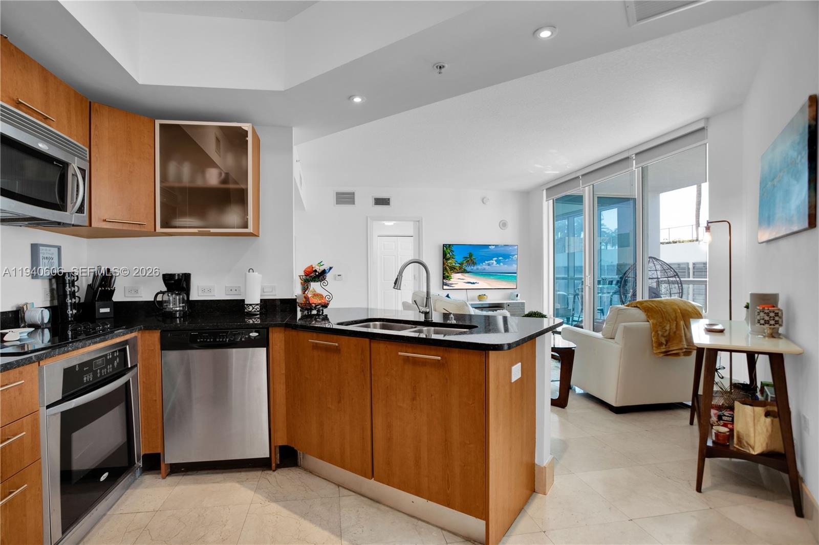 PLATINUM CONDO - Residential Lease