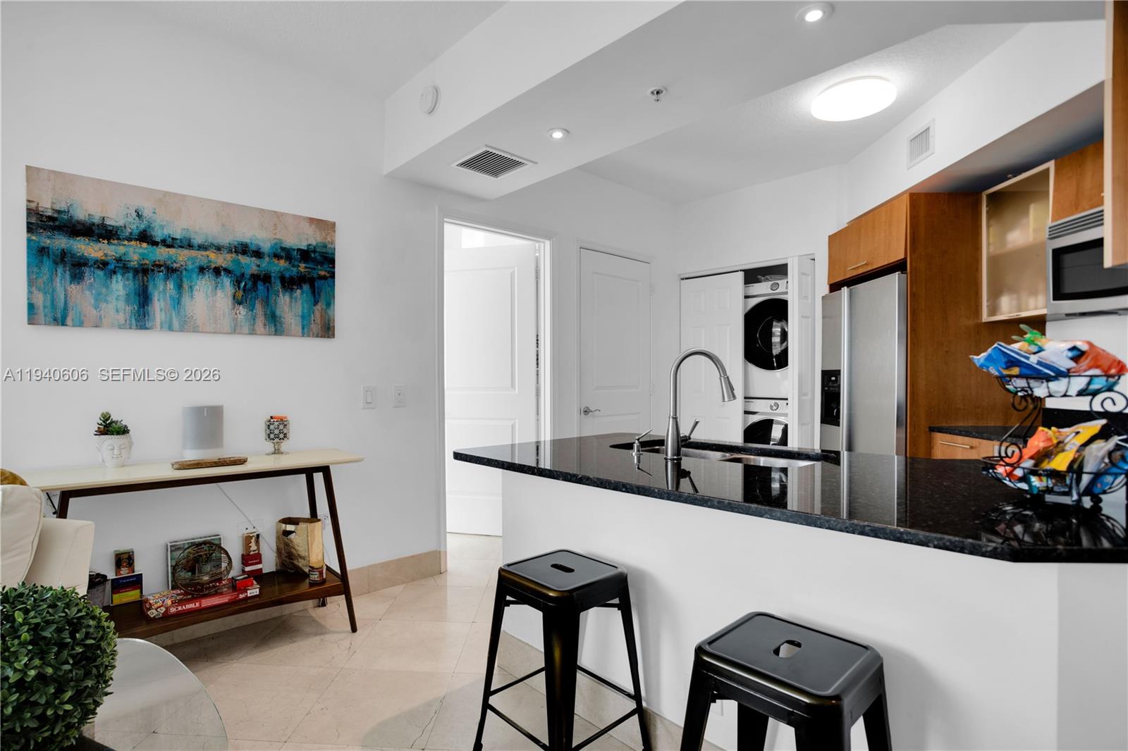 PLATINUM CONDO - Residential Lease