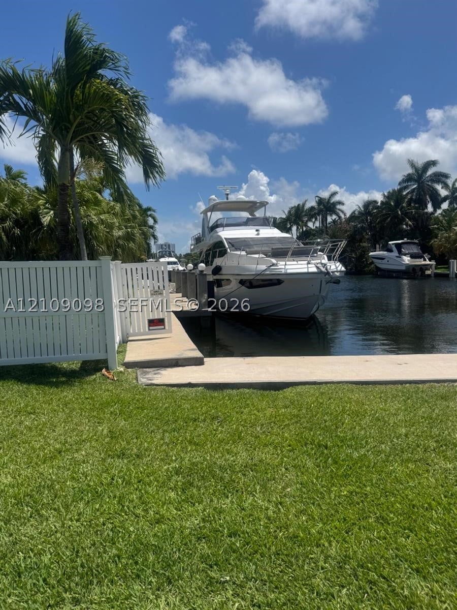 600 Hibiscus Dr