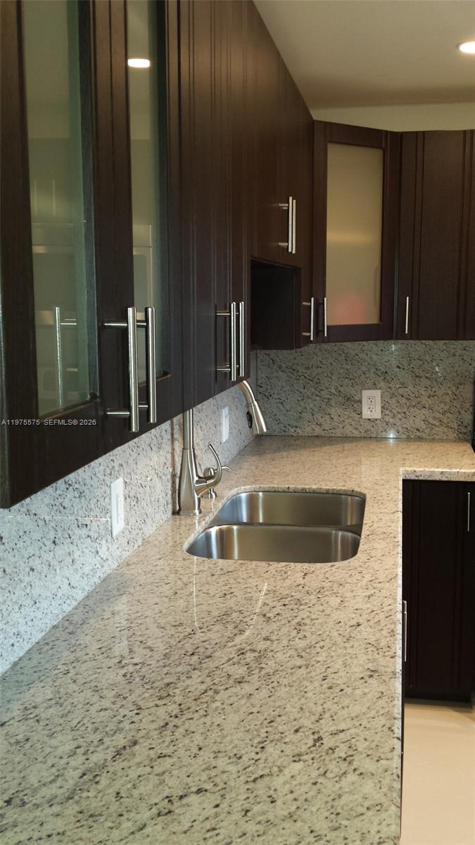 BISCAYA III CONDO - Residential