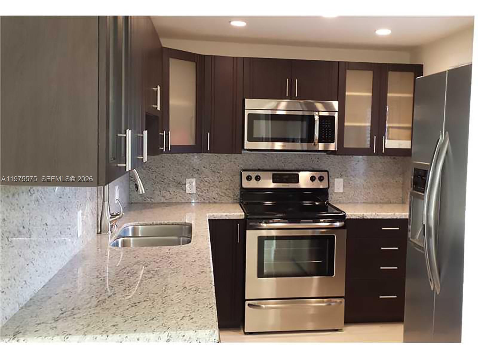 BISCAYA III CONDO - Residential