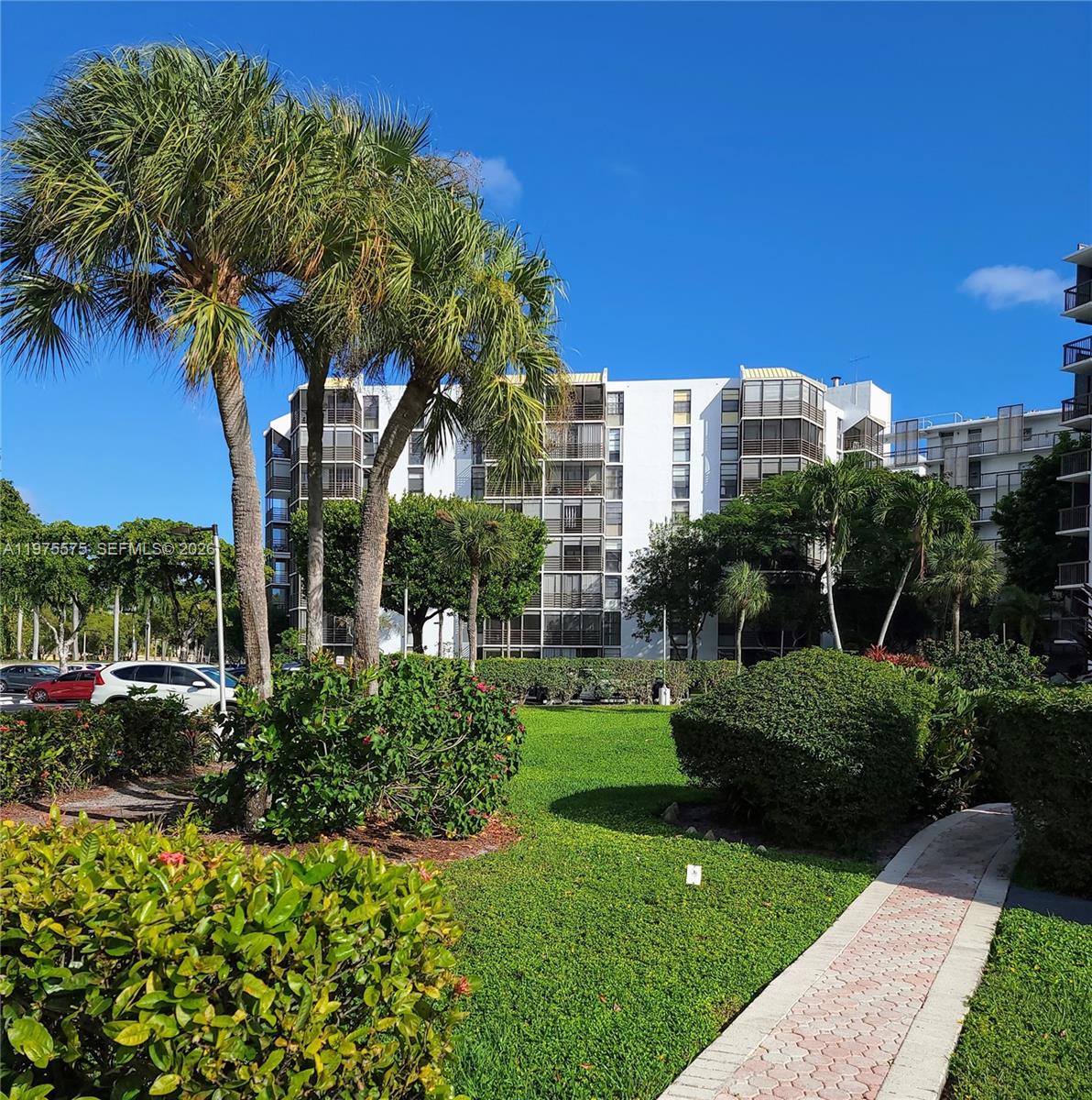 BISCAYA III CONDO - Residential