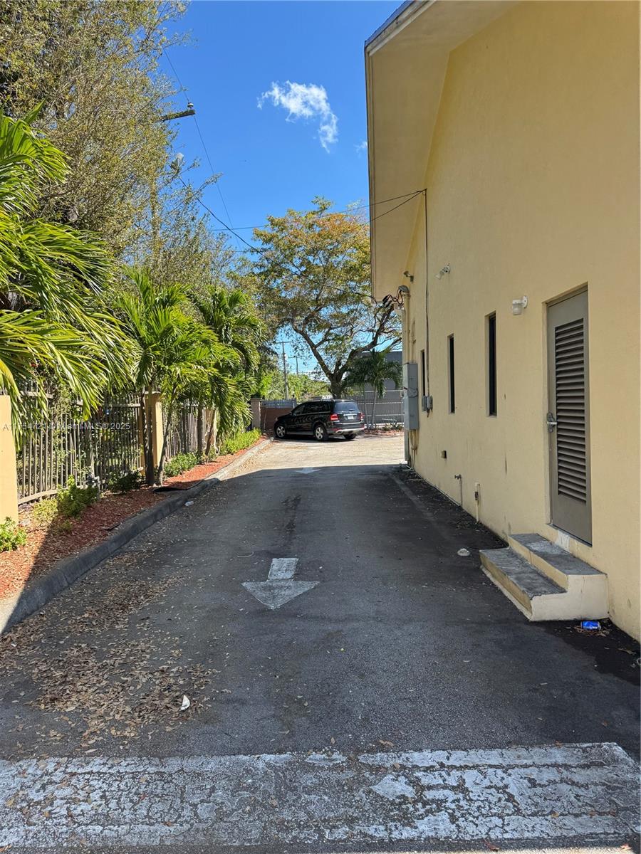 1595 NW 119th St