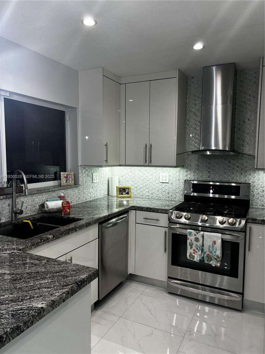 BEL AIRE SEC 8 - Residential Lease