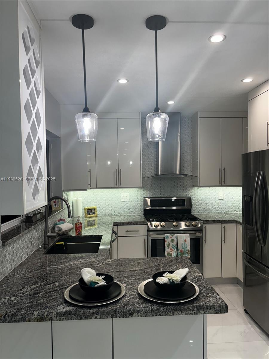 BEL AIRE SEC 8 - Residential Lease