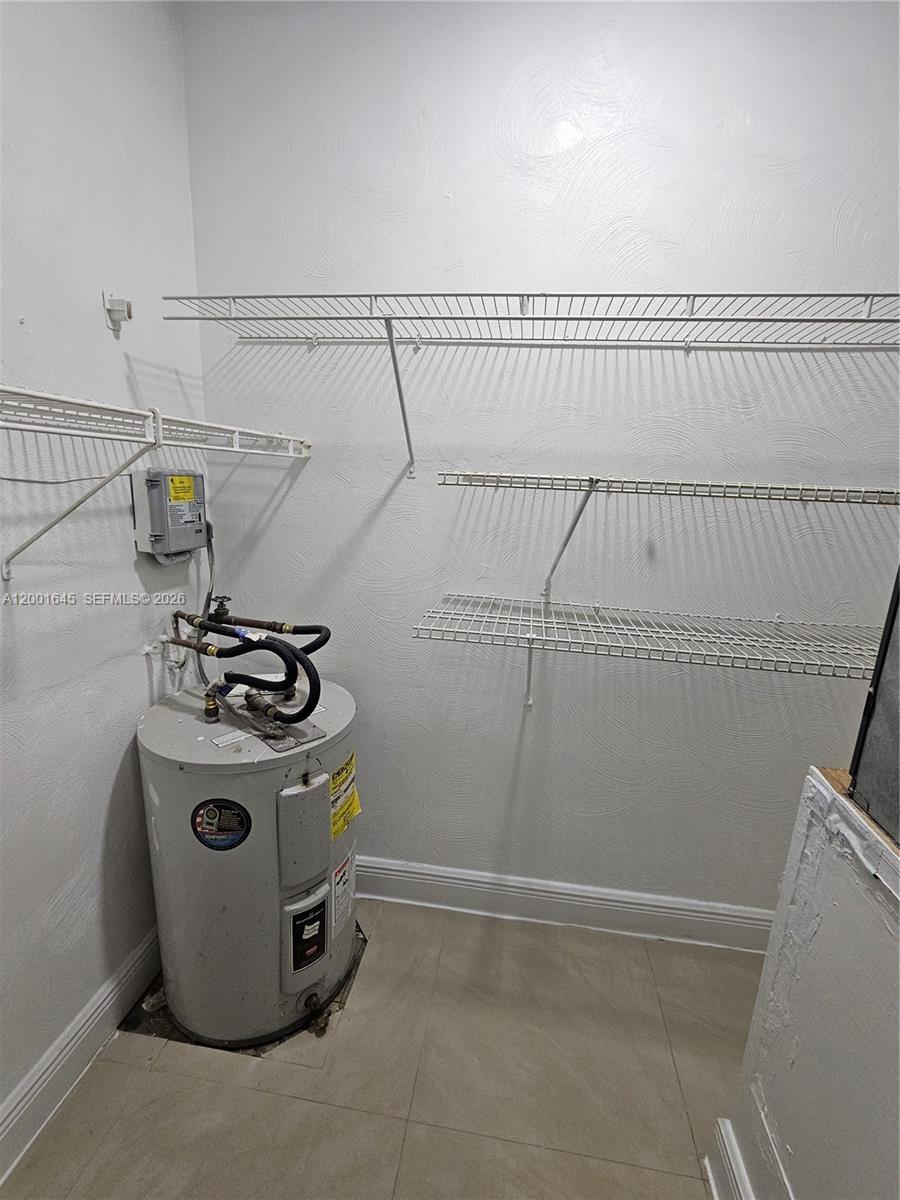 OLD DIXIE MANOR - Residential Lease