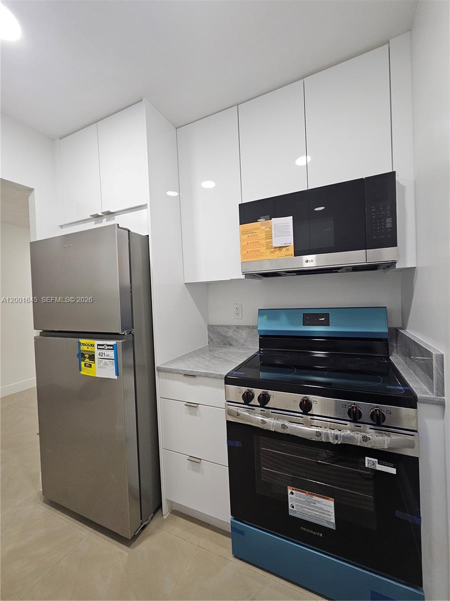 OLD DIXIE MANOR - Residential Lease