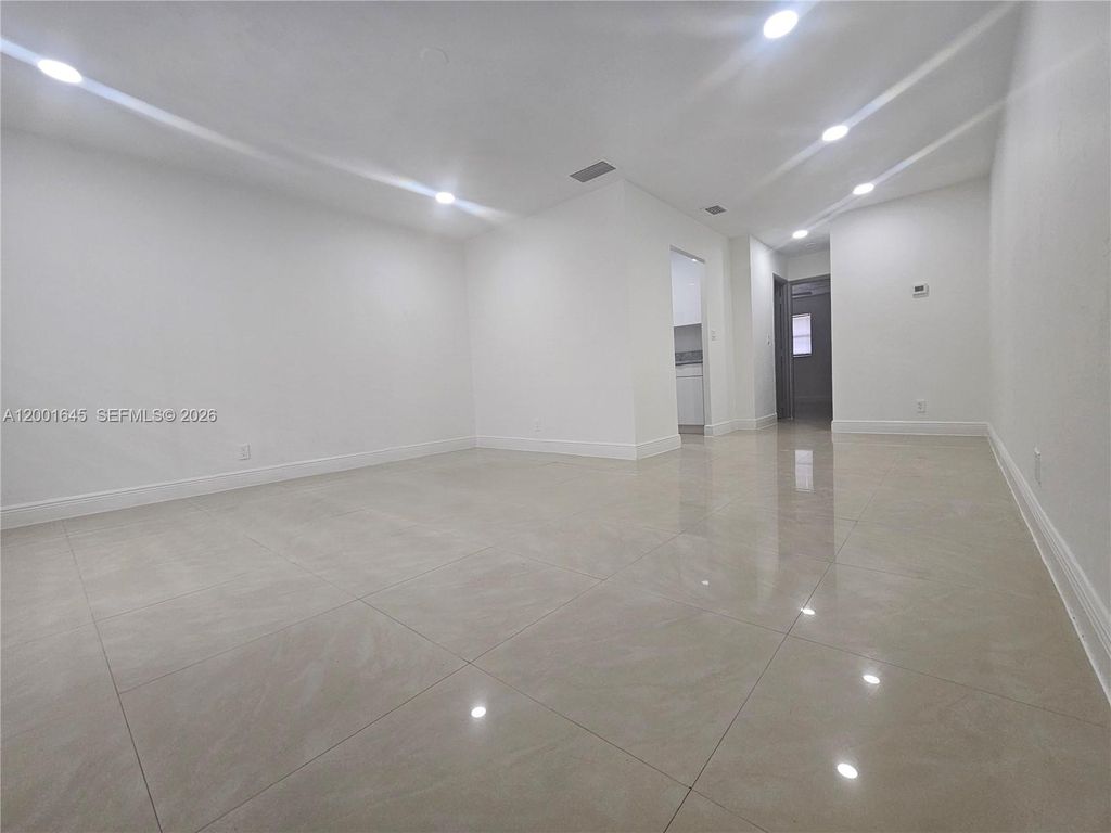 Photo of 700 NE 46th Ct #2, Oakland Park, FL 33334 (MLS # A12001645)