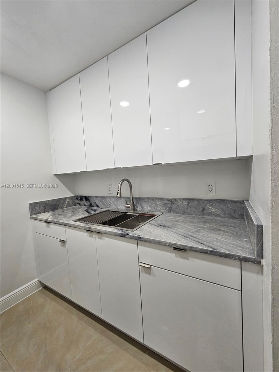 OLD DIXIE MANOR - Residential Lease