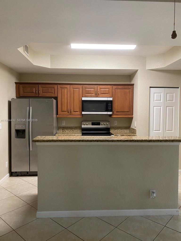 LINKS AT EMERALD DUNES CO - Residential Lease