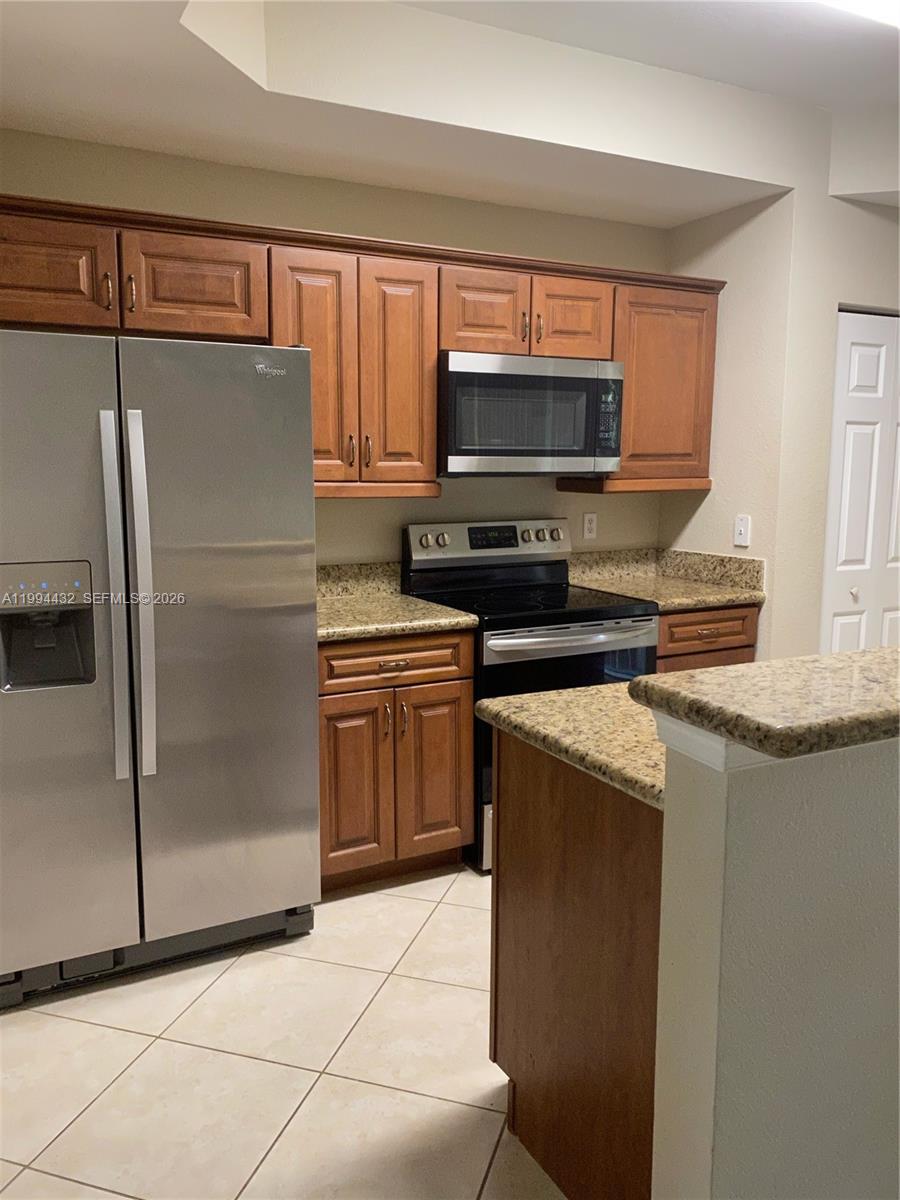 LINKS AT EMERALD DUNES CO - Residential Lease