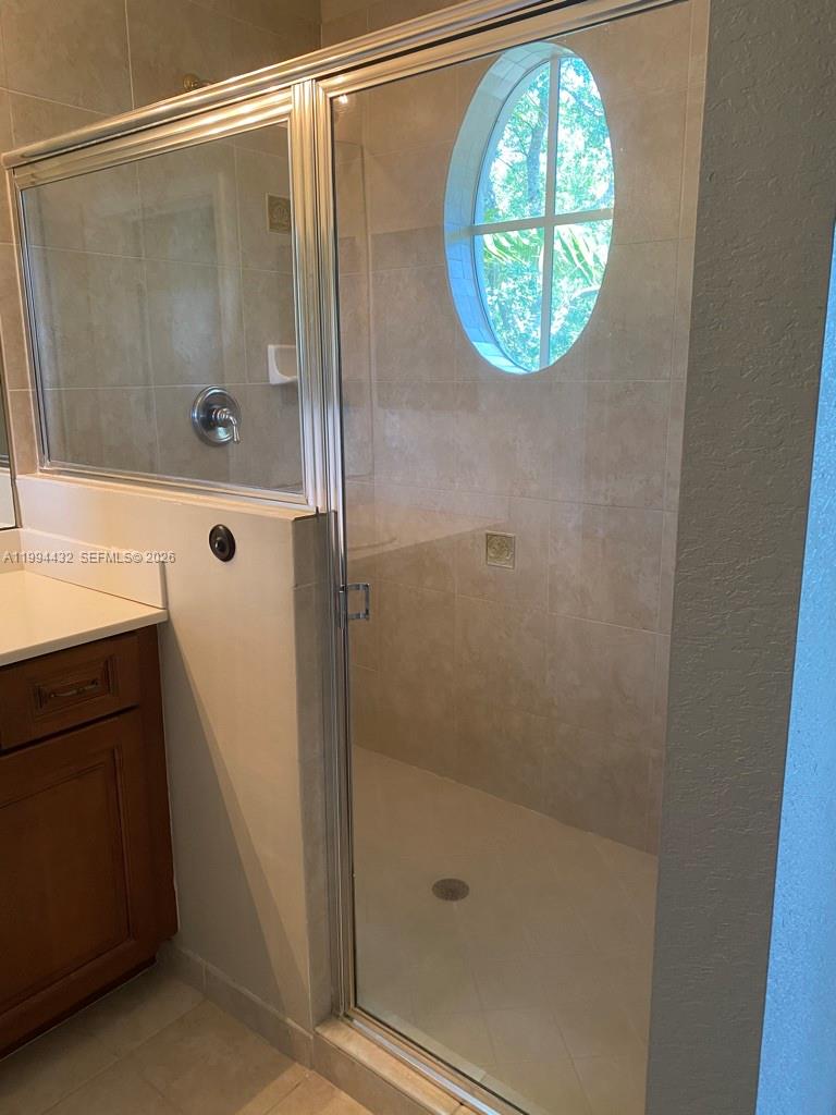 LINKS AT EMERALD DUNES CO - Residential Lease