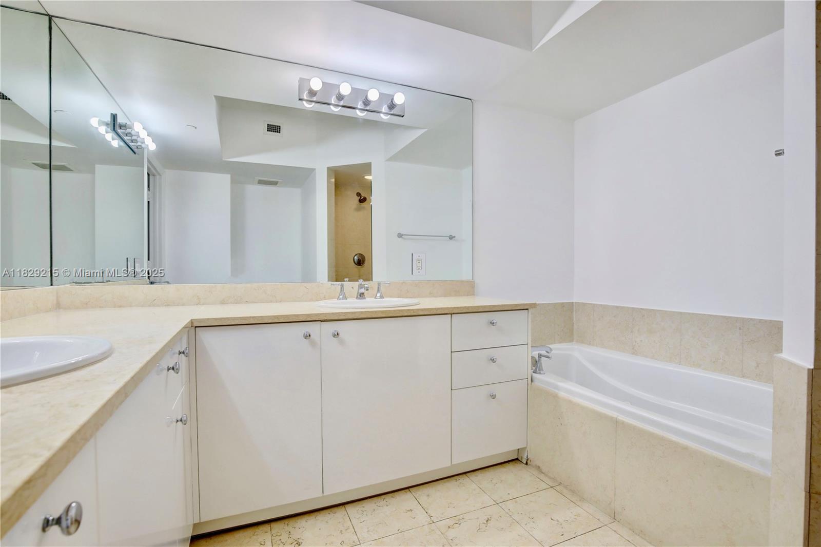 TURNBERRY VILLAGE SO TOWE - Residential