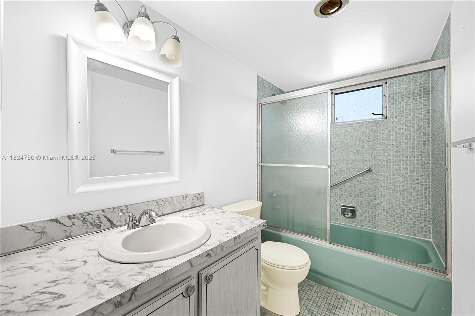 EDEN ISLES CONDO PART 1 - Residential