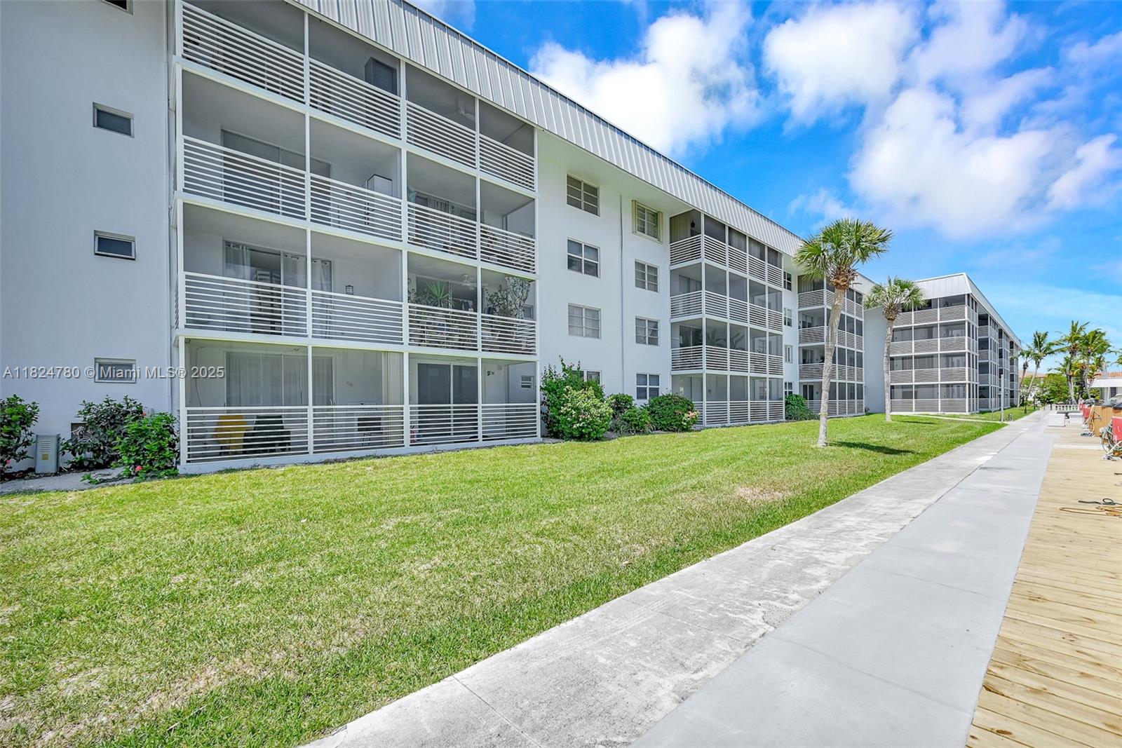 EDEN ISLES CONDO PART 1 - Residential