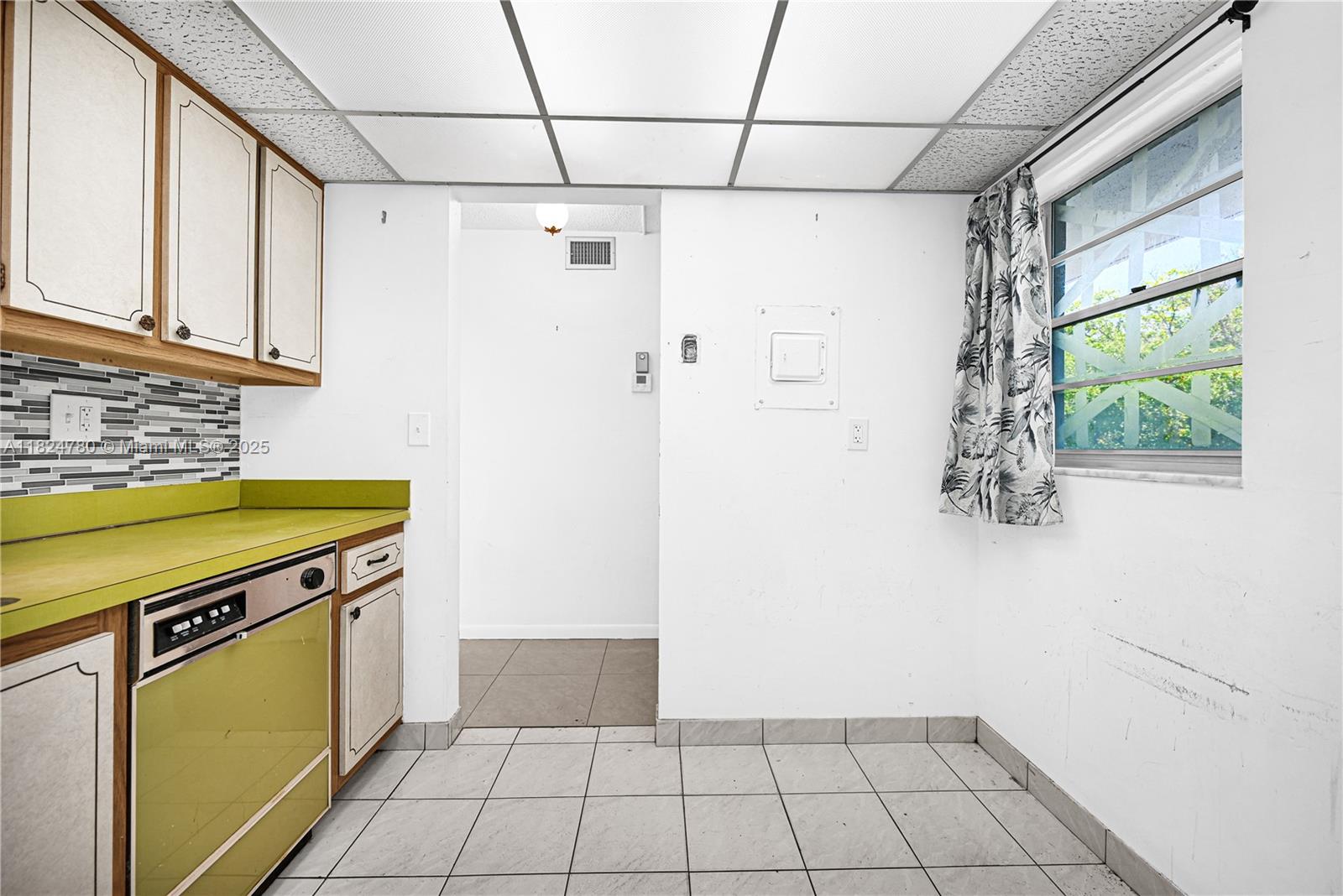3551 NE 169th St 312, North Miami Beach, FL, 33160/$210,000 4 3551 NE 169th St 312