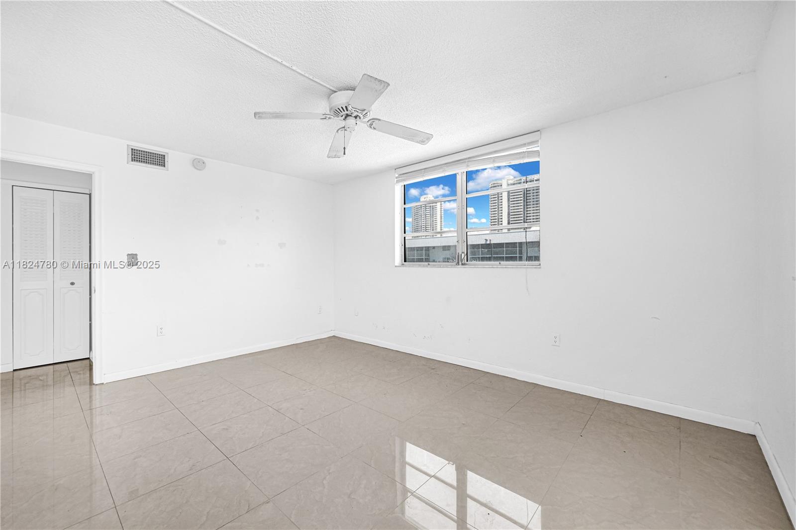 EDEN ISLES CONDO PART 1 - Residential