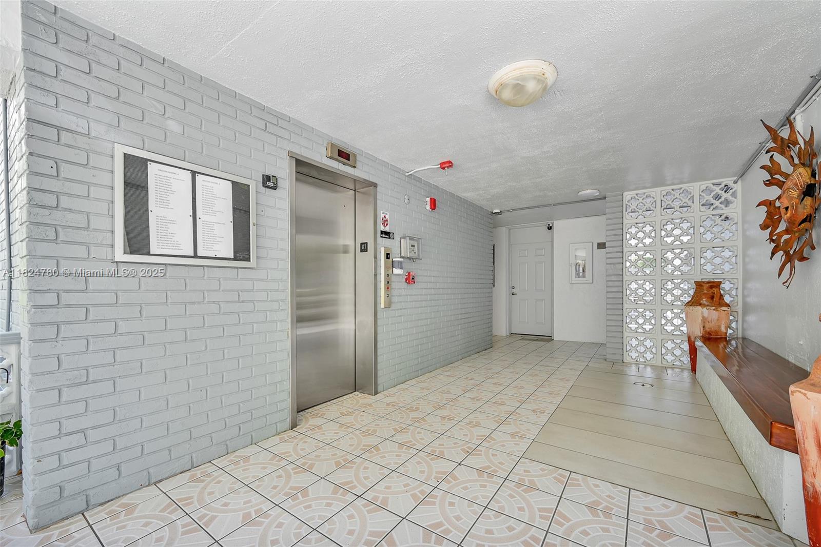 EDEN ISLES CONDO PART 1 - Residential