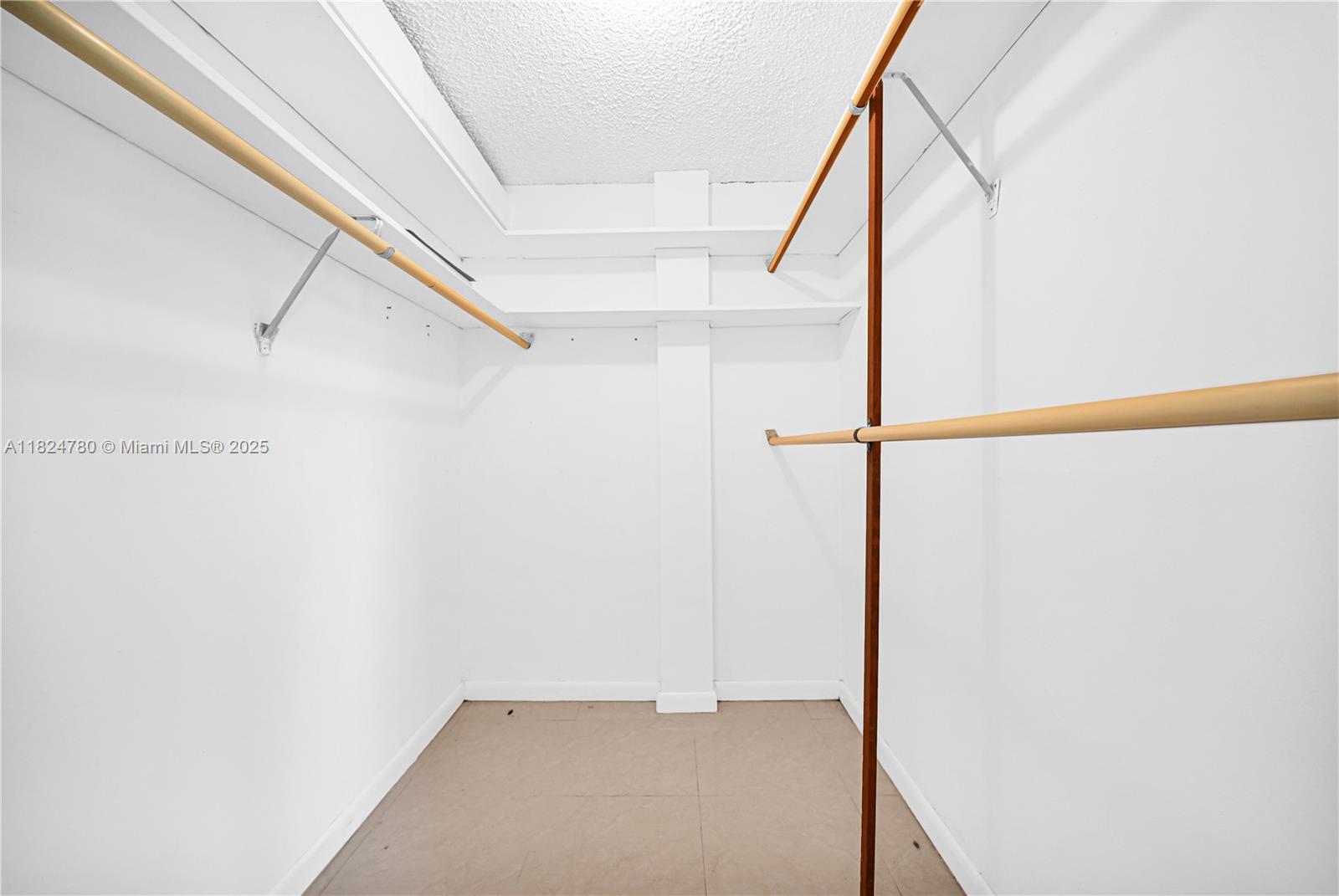 EDEN ISLES CONDO PART 1 - Residential