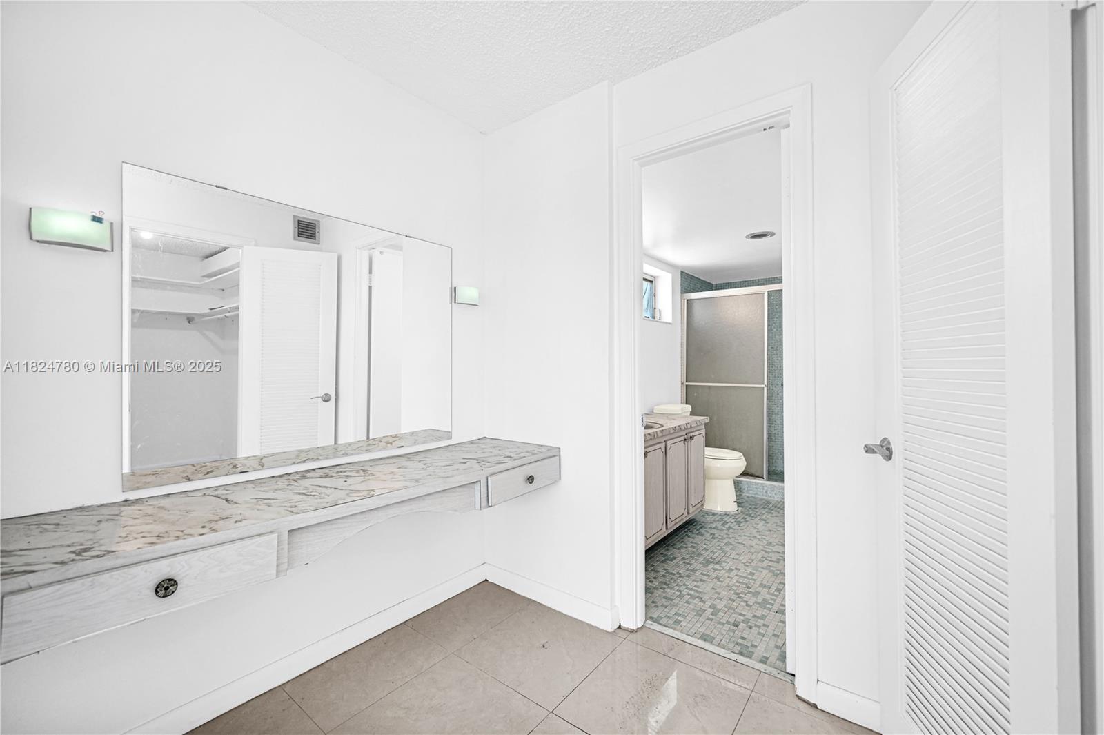 EDEN ISLES CONDO PART 1 - Residential