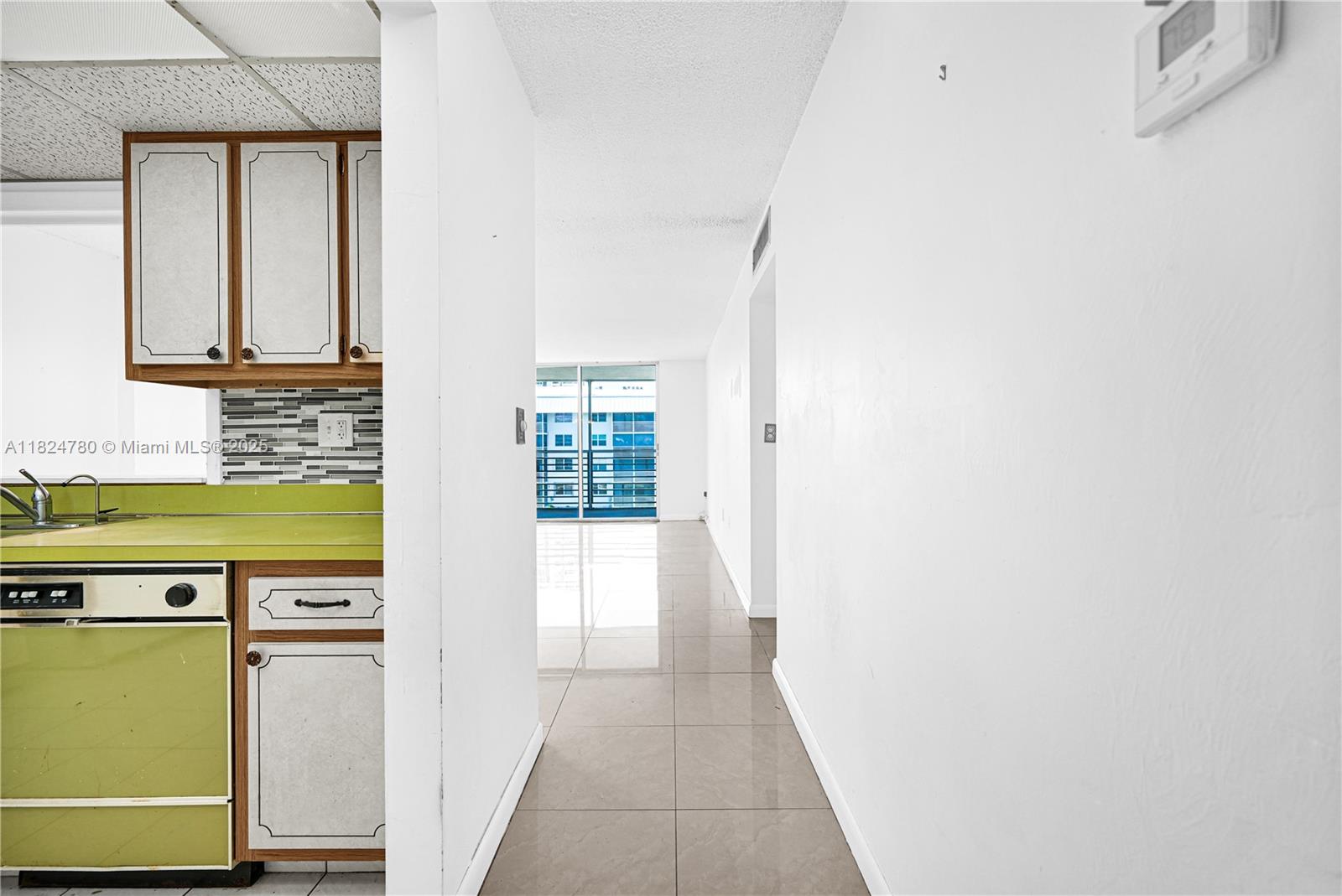 3551 NE 169th St 312, North Miami Beach, FL, 33160/$210,000 2 3551 NE 169th St 312