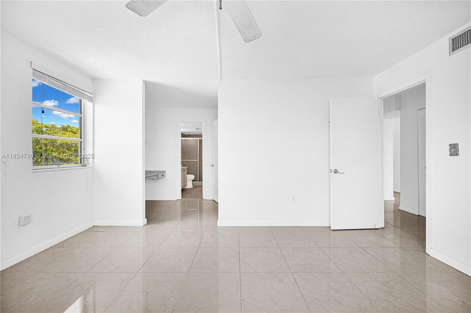 EDEN ISLES CONDO PART 1 - Residential