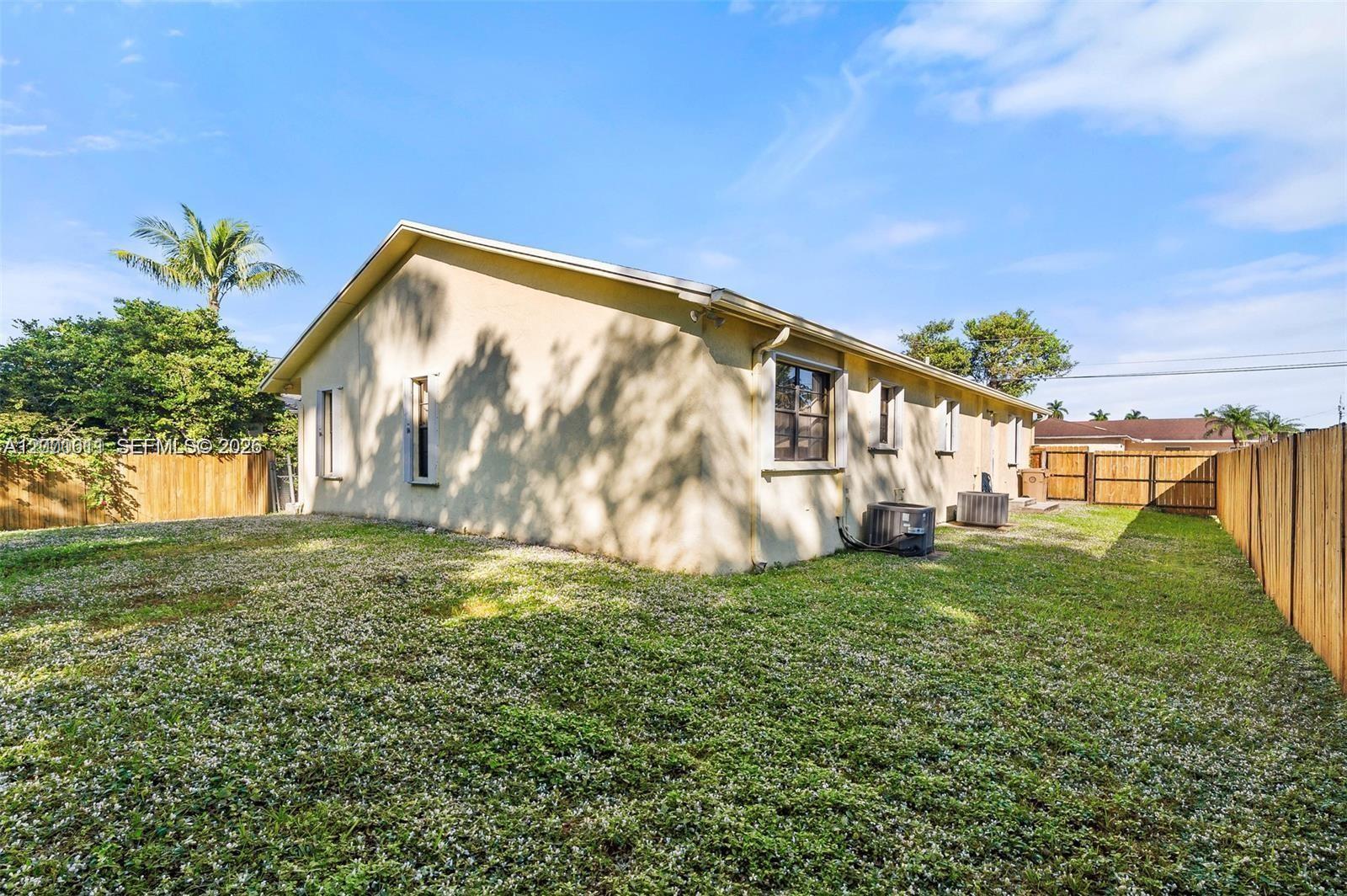 PALM GARDEN PARK - Residential Lease