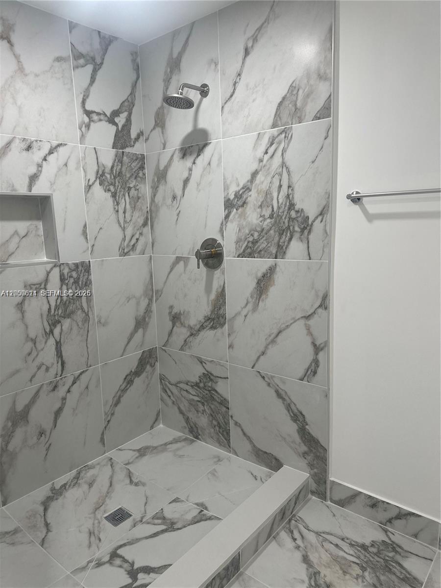 PALM GARDEN PARK - Residential Lease