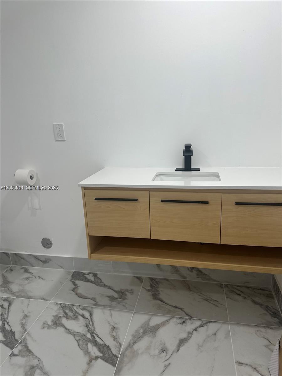 PALM GARDEN PARK - Residential Lease