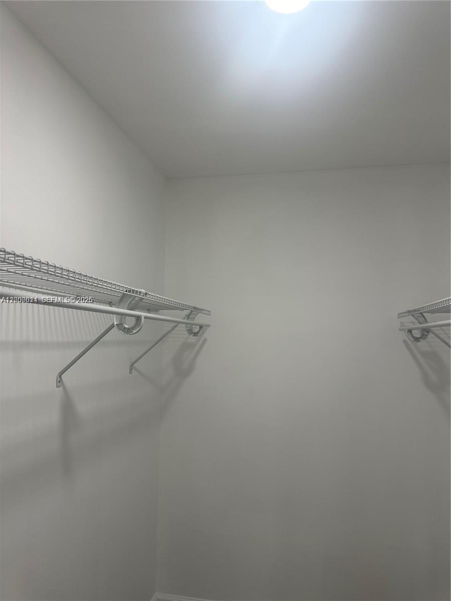 PALM GARDEN PARK - Residential Lease