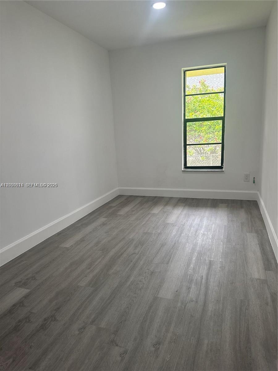 PALM GARDEN PARK - Residential Lease