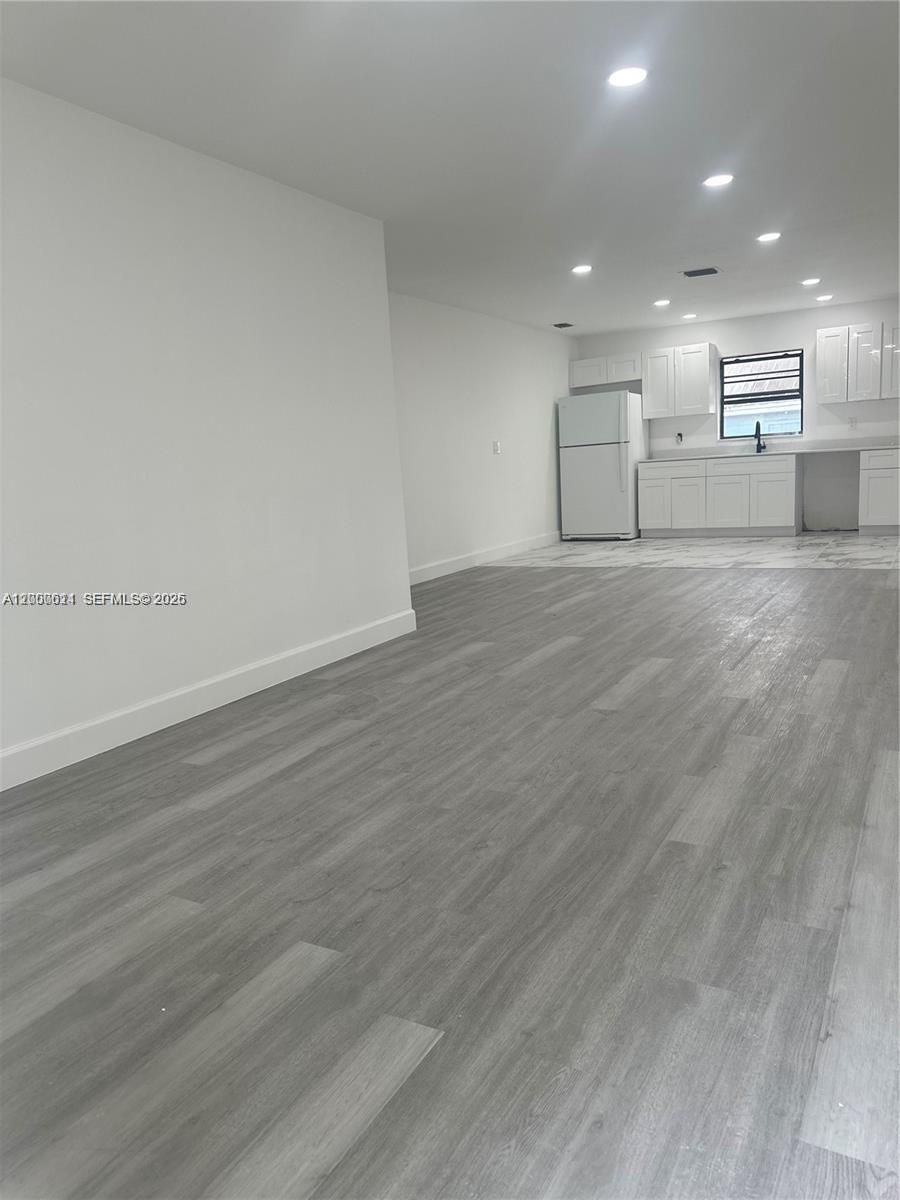 PALM GARDEN PARK - Residential Lease